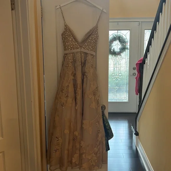 Stunning gold sequins dress size 2 - Picture 4 of 10